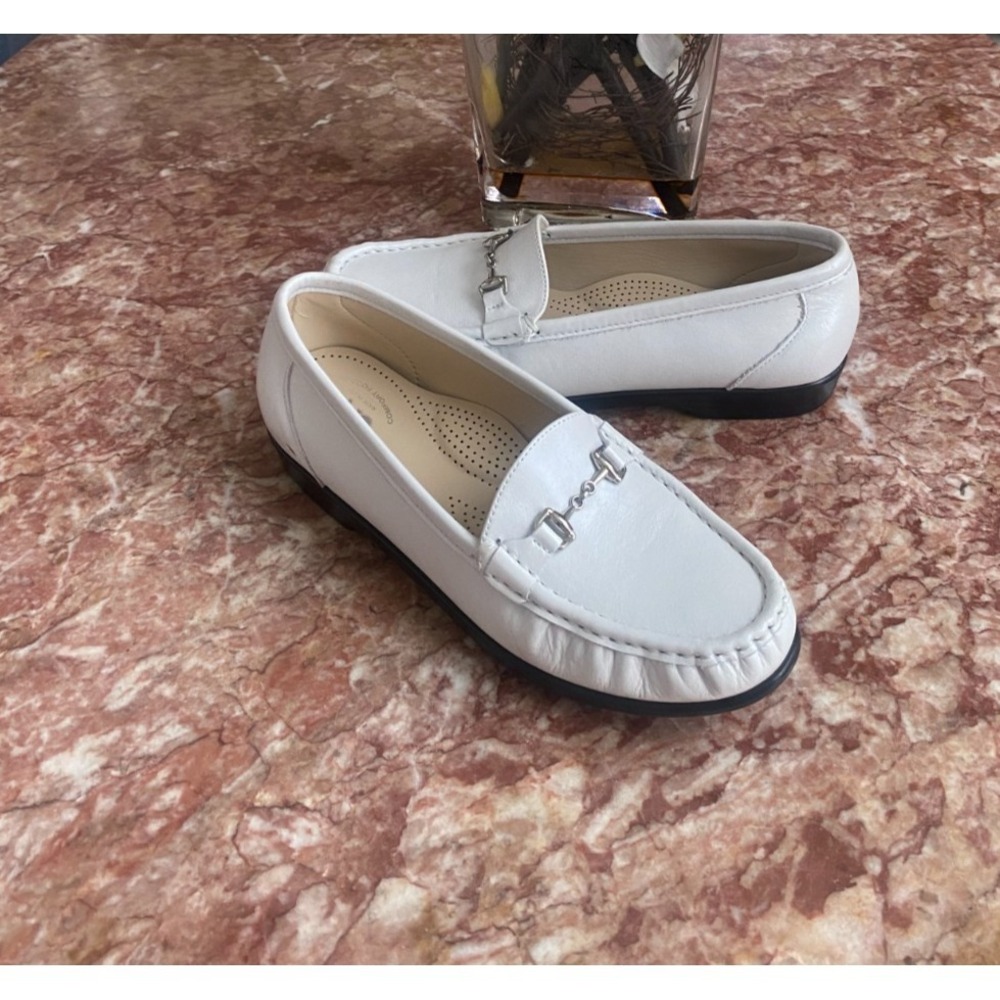 New SAS Tripad Women's Metro Pearl White Leather Horse Bit Loafer Sz 8M, $194.95